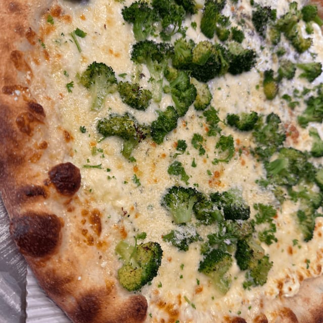 White Broccoli Pizza.