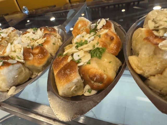 Garlic Knots.